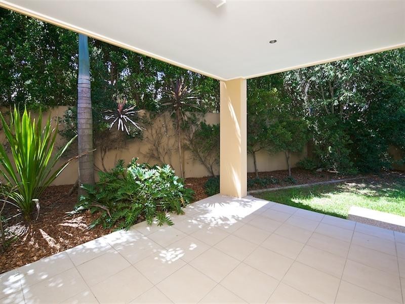 69 East Quay Drive, Biggera Waters QLD 4216