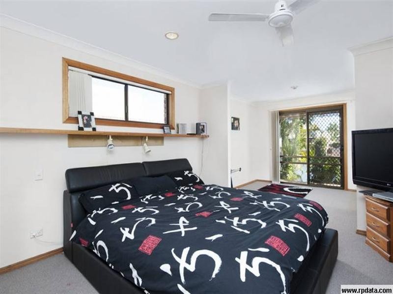 12 Pebble Beach Drive, Runaway Bay QLD 4216