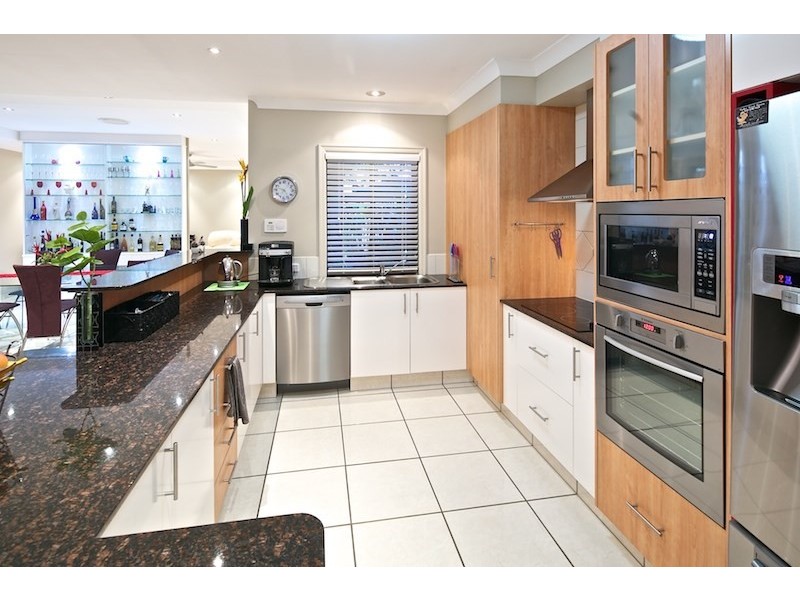 539 Oyster Cove Promenade, Helensvale QLD 4212