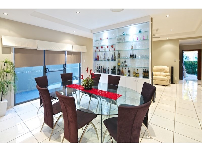 539 Oyster Cove Promenade, Helensvale QLD 4212