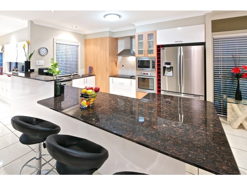 539 Oyster Cove Promenade, Helensvale QLD 4212