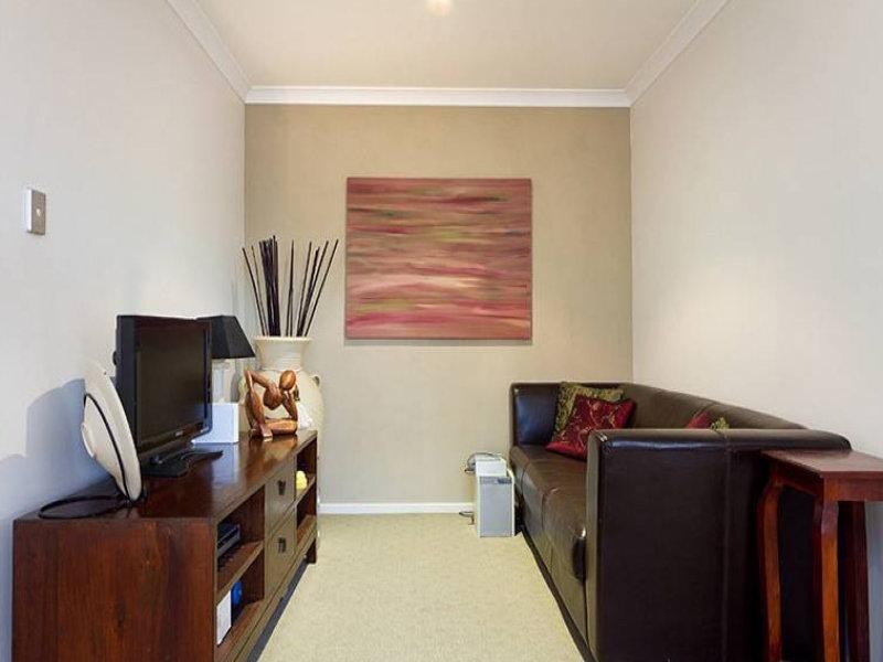 3/445 Pine Ridge Road, Runaway Bay QLD 4216