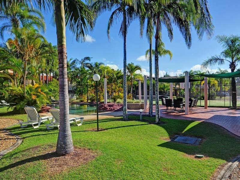 2/264-268 Oxley Drive, Coombabah QLD 4216