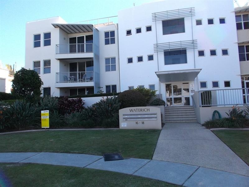 9/16-18 Canal Avenue, Runaway Bay QLD 4216