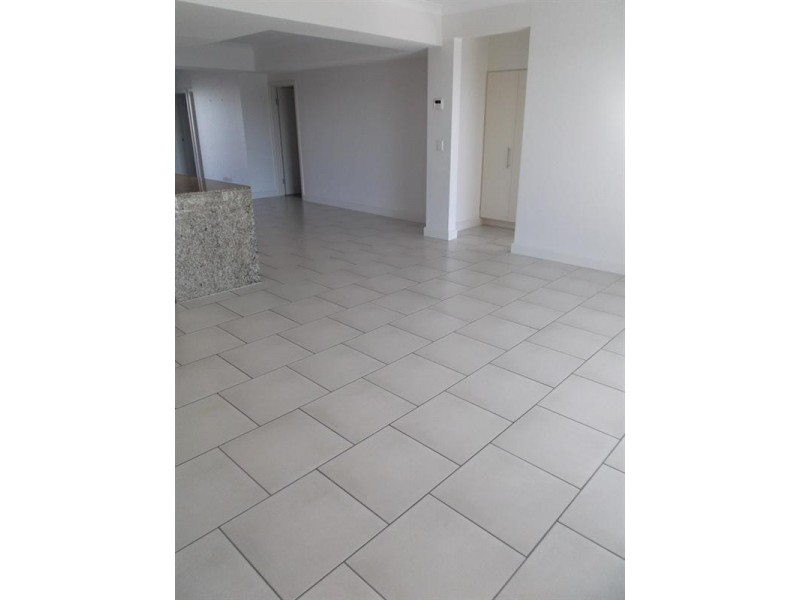 9/16-18 Canal Avenue, Runaway Bay QLD 4216
