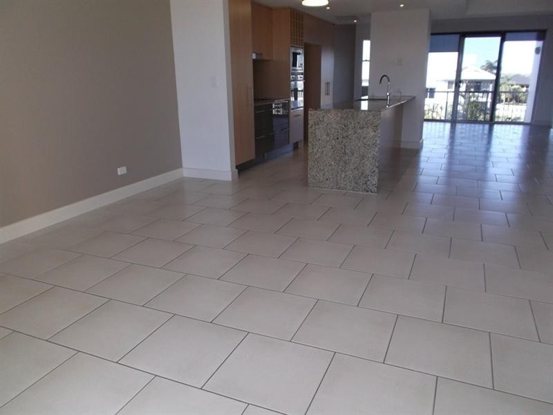 9/16-18 Canal Avenue, Runaway Bay QLD 4216