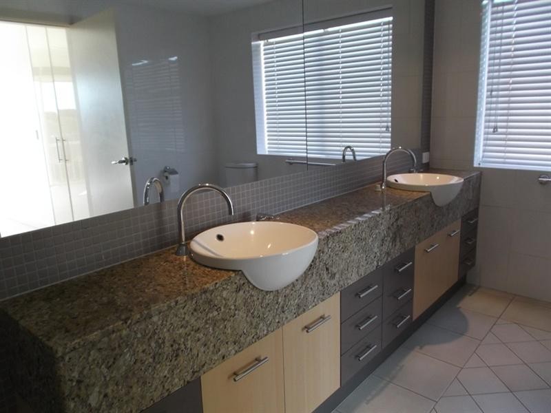 9/16-18 Canal Avenue, Runaway Bay QLD 4216