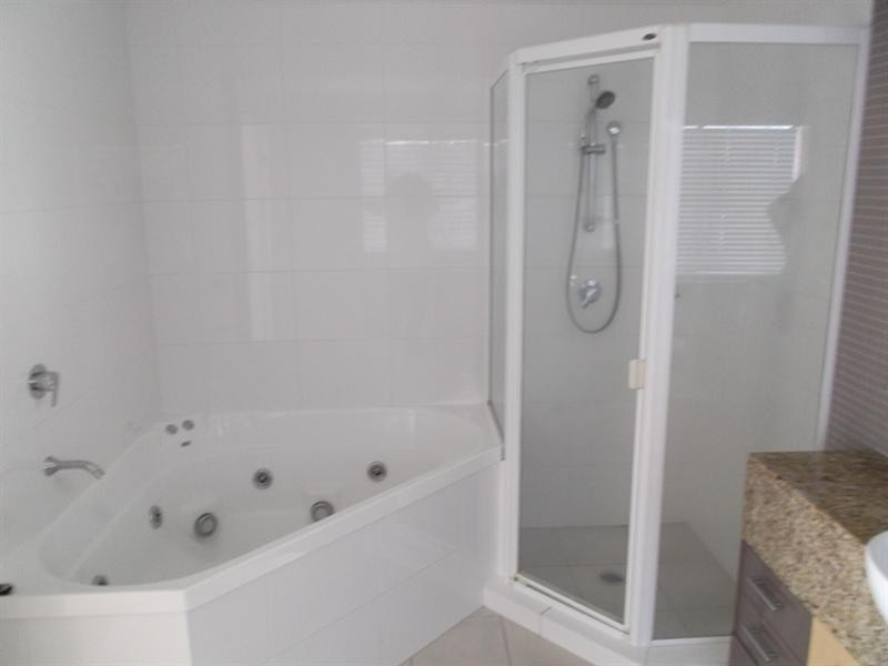 9/16-18 Canal Avenue, Runaway Bay QLD 4216