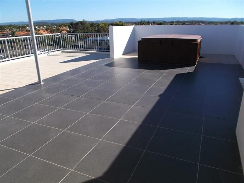 9/16-18 Canal Avenue, Runaway Bay QLD 4216