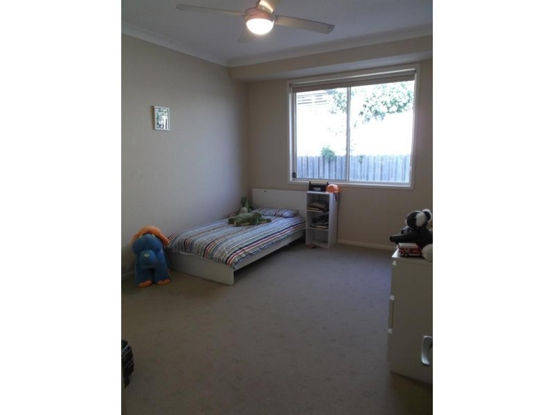 8 Welumba Close, Pacific Pines QLD 4211