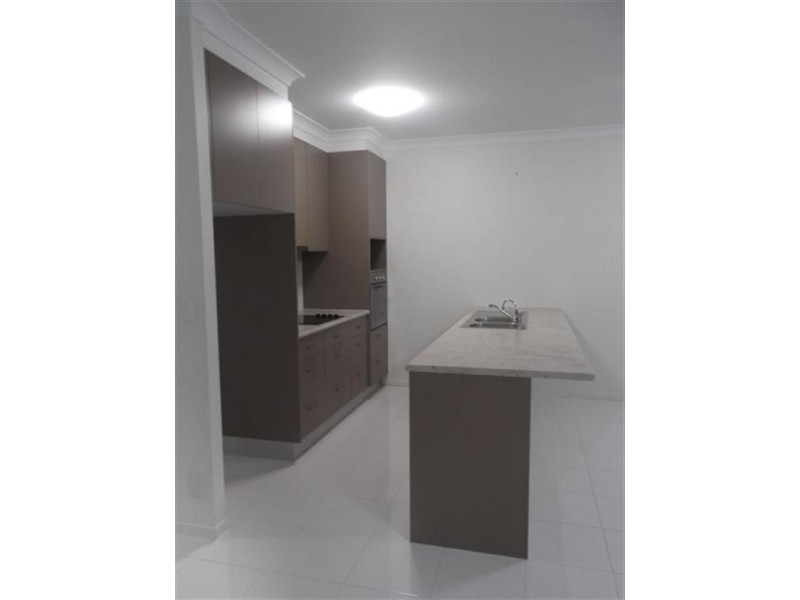 2/27 Clark Street, Biggera Waters QLD 4216