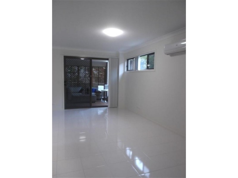 2/27 Clark Street, Biggera Waters QLD 4216