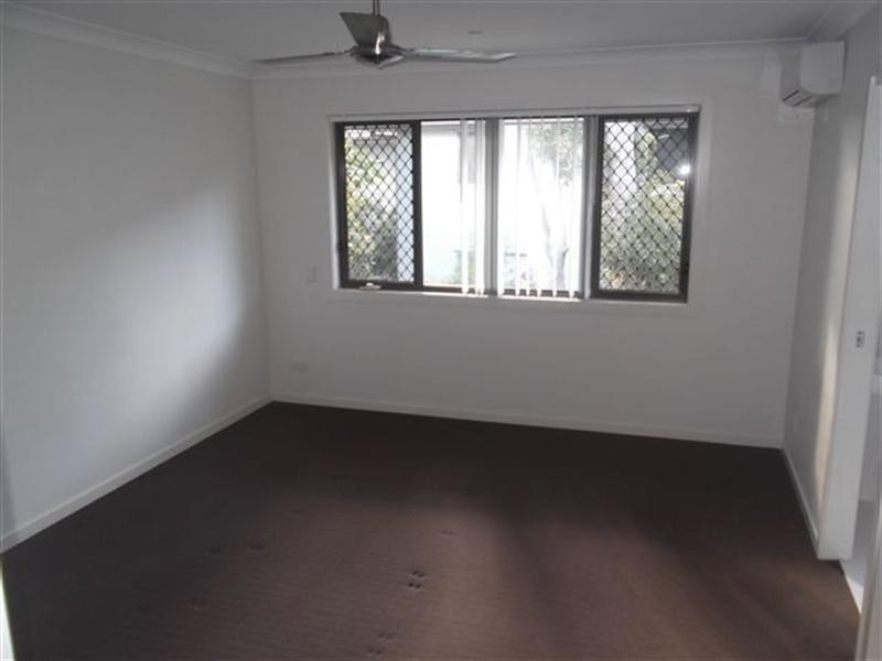 2/27 Clark Street, Biggera Waters QLD 4216