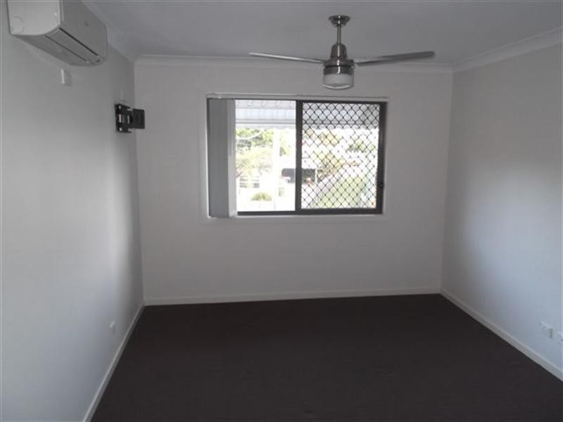 2/27 Clark Street, Biggera Waters QLD 4216