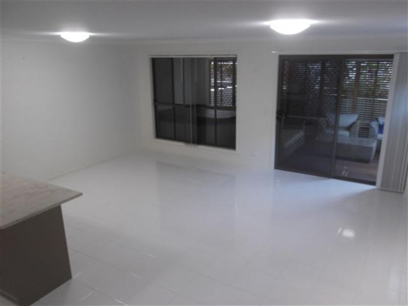 2/27 Clark Street, Biggera Waters QLD 4216