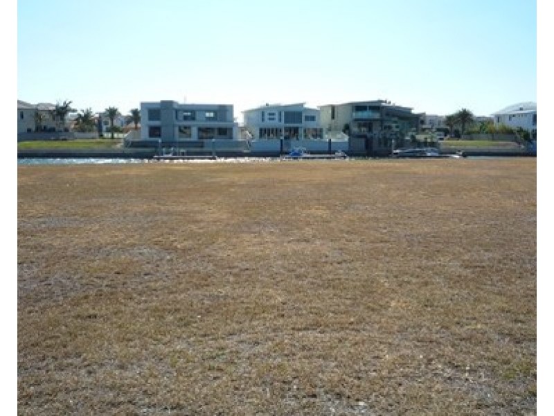 27 Regents Court, Sovereign Islands QLD 4216