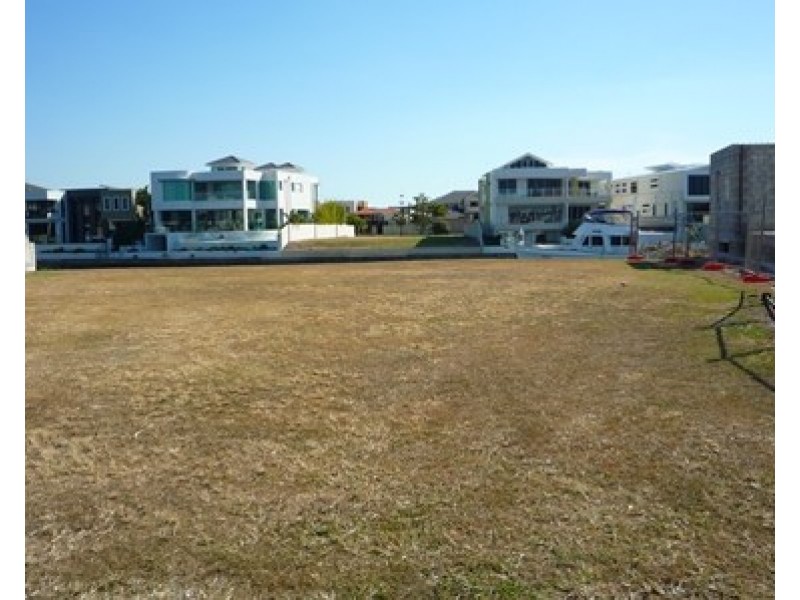 27 Regents Court, Sovereign Islands QLD 4216