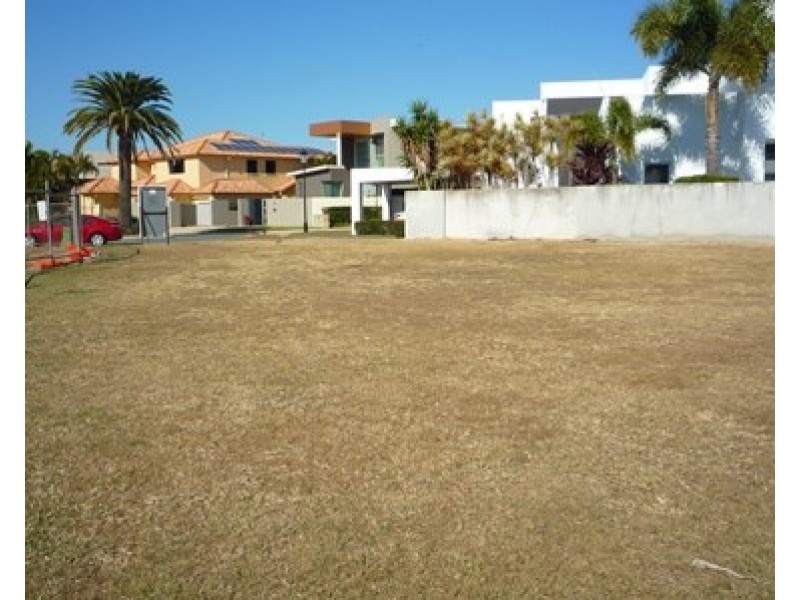 27 Regents Court, Sovereign Islands QLD 4216