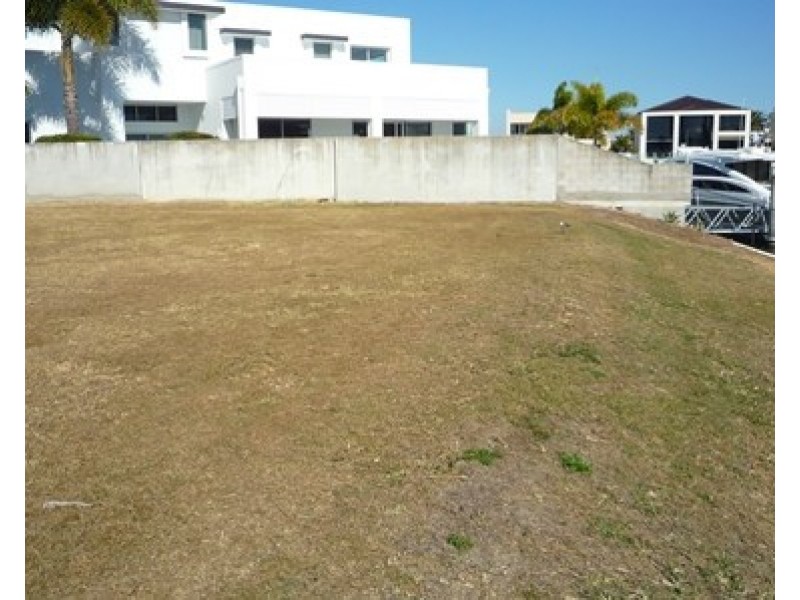 27 Regents Court, Sovereign Islands QLD 4216