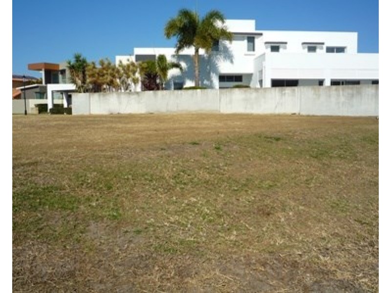 27 Regents Court, Sovereign Islands QLD 4216