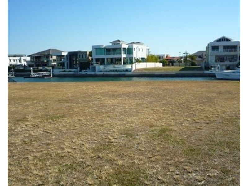 27 Regents Court, Sovereign Islands QLD 4216