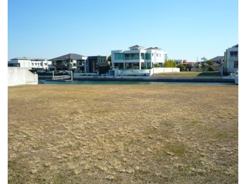 27 Regents Court, Sovereign Islands QLD 4216