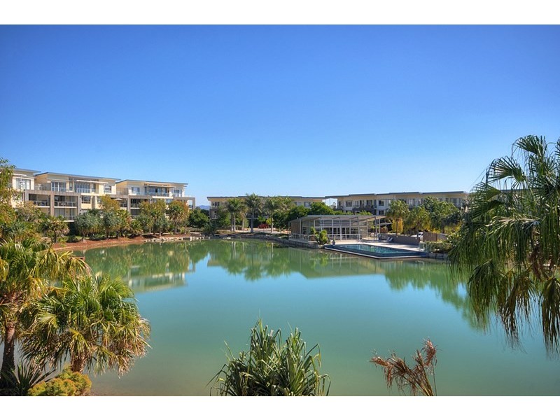 227/3 Pendraat Parade, Hope Island QLD 4212