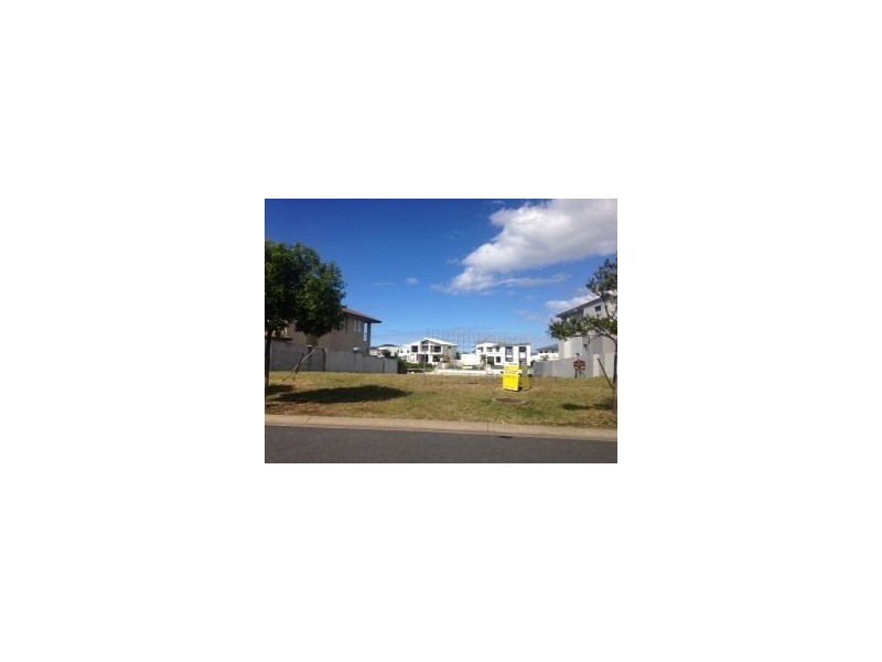 81 Compass Drive, Biggera Waters QLD 4216