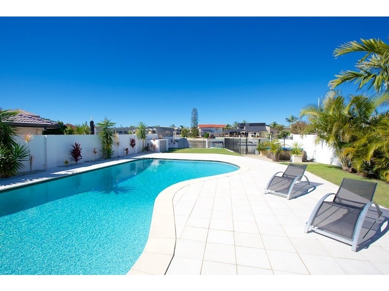 45 Daru Avenue, Runaway Bay QLD 4216