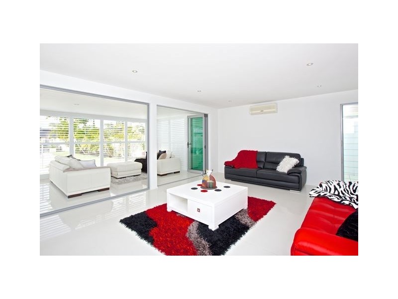 45 Daru Avenue, Runaway Bay QLD 4216