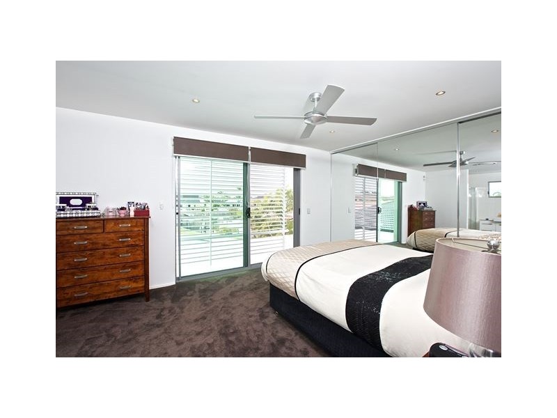 45 Daru Avenue, Runaway Bay QLD 4216