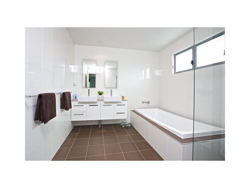 45 Daru Avenue, Runaway Bay QLD 4216