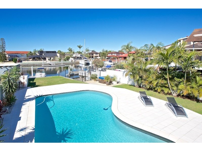 45 Daru Avenue, Runaway Bay QLD 4216