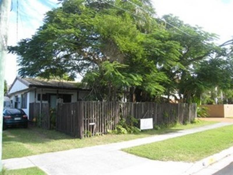 14 Victor Avenue, Paradise Point QLD 4216