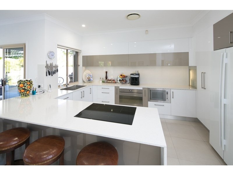 7 Shoreham Chase, Arundel QLD 4214