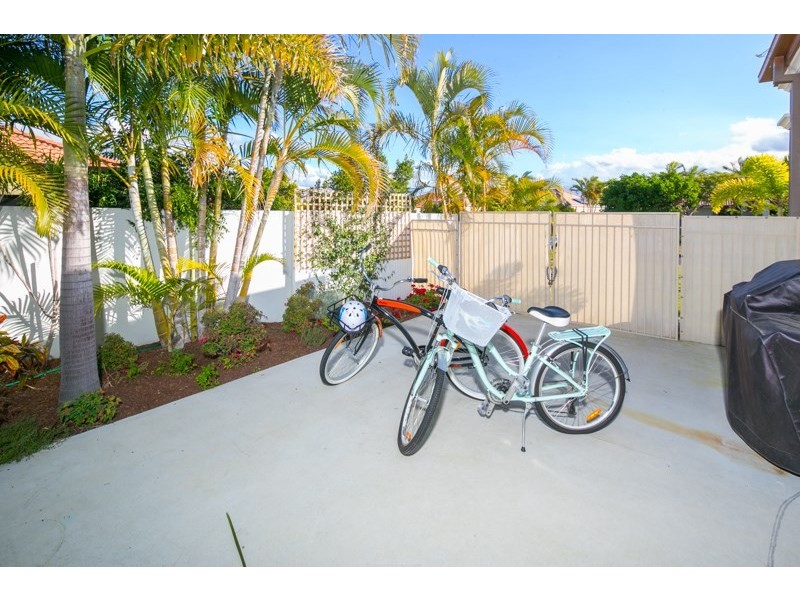 7 Shoreham Chase, Arundel QLD 4214