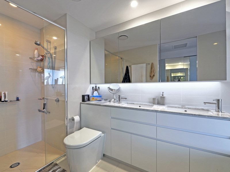 1304/1 Sunset Avenue, Paradise Point QLD 4216