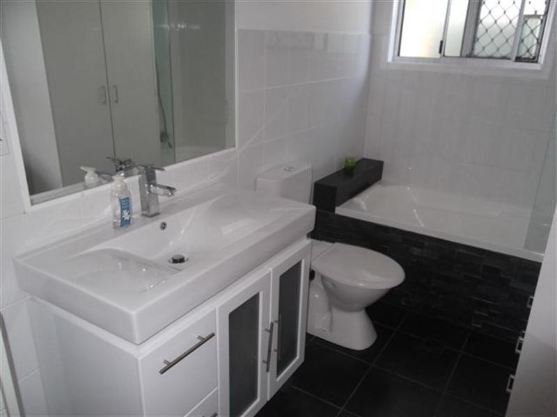 17 Coombabah Road, Runaway Bay QLD 4216