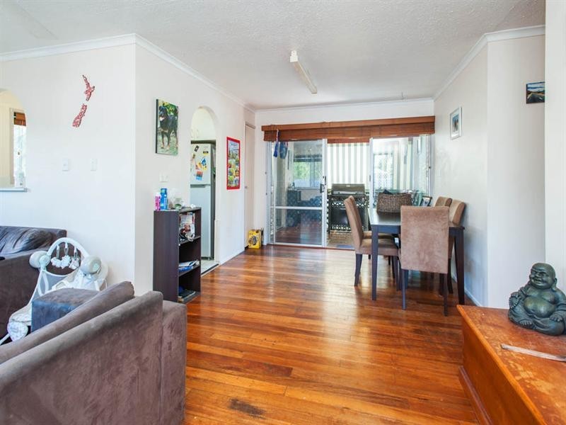 15 Iando Street, Coombabah QLD 4216