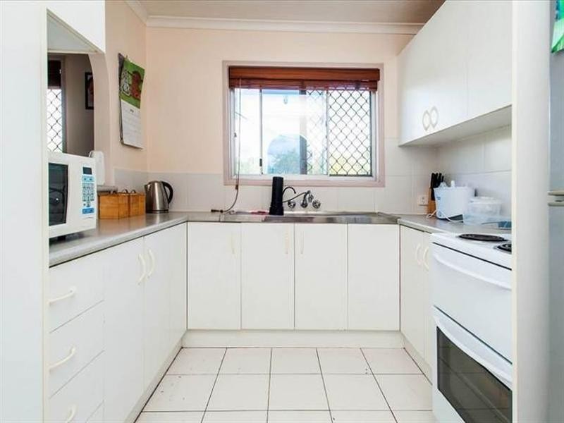 15 Iando Street, Coombabah QLD 4216
