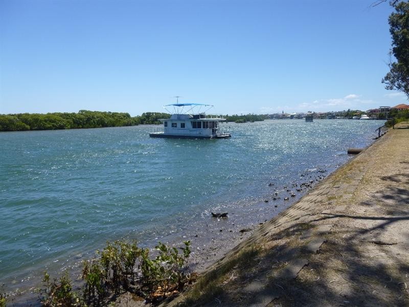 15 Iando Street, Coombabah QLD 4216