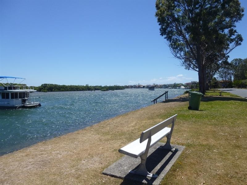 15 Iando Street, Coombabah QLD 4216