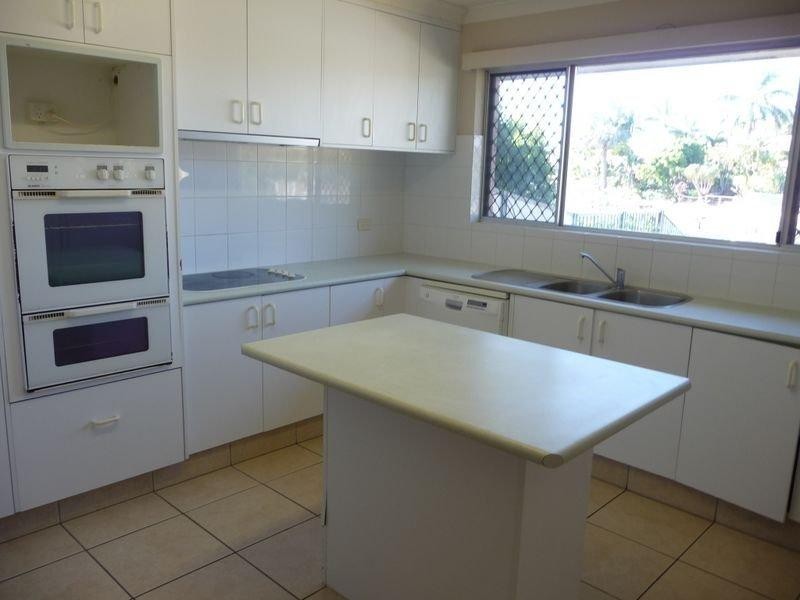 25 O’Grady Drive, Paradise Point QLD 4216