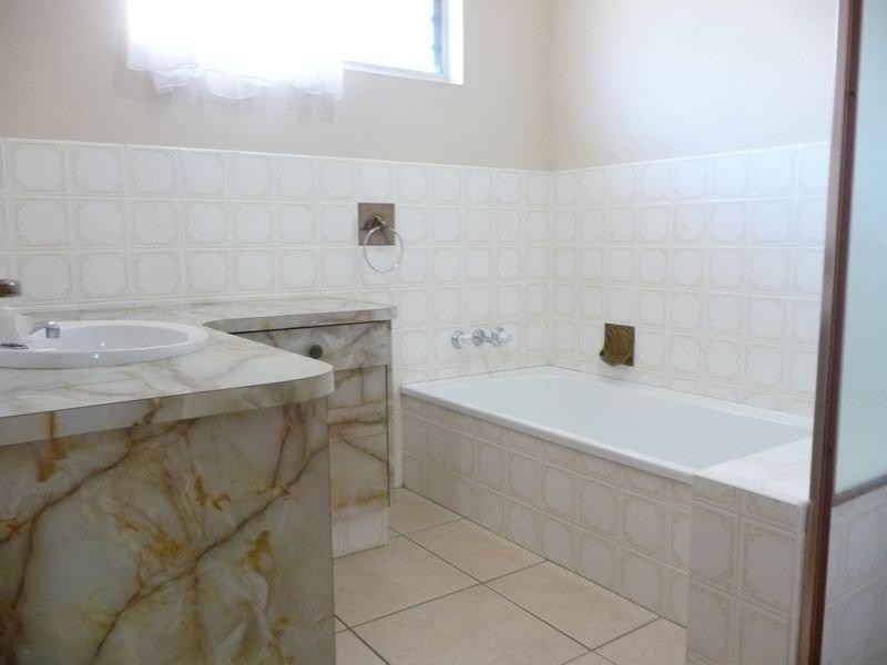 25 O’Grady Drive, Paradise Point QLD 4216