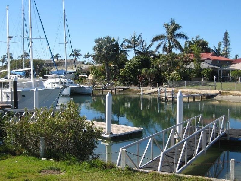 25 O’Grady Drive, Paradise Point QLD 4216