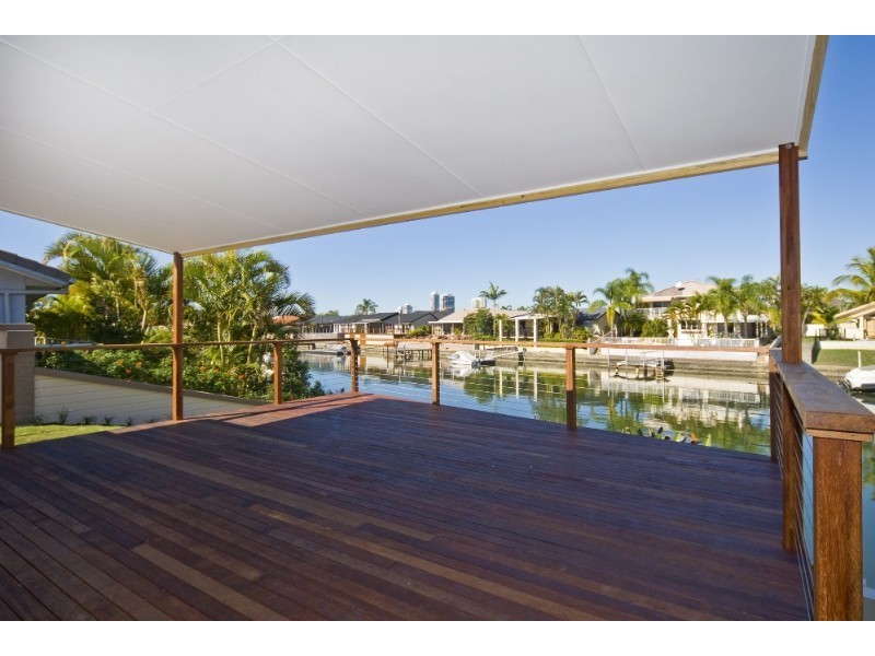 5 Smugglers Place, Runaway Bay QLD 4216