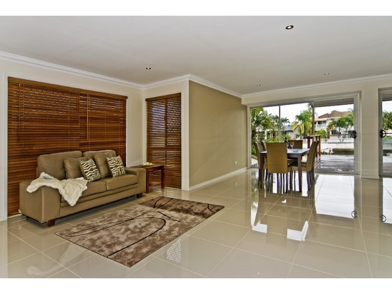 5 Smugglers Place, Runaway Bay QLD 4216