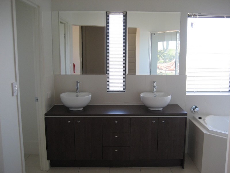 30 Marina Parade, Jacobs Well QLD 4208