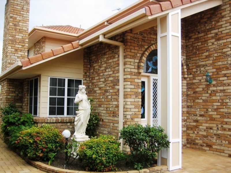 10 Pebble Beach Drive, Runaway Bay QLD 4216