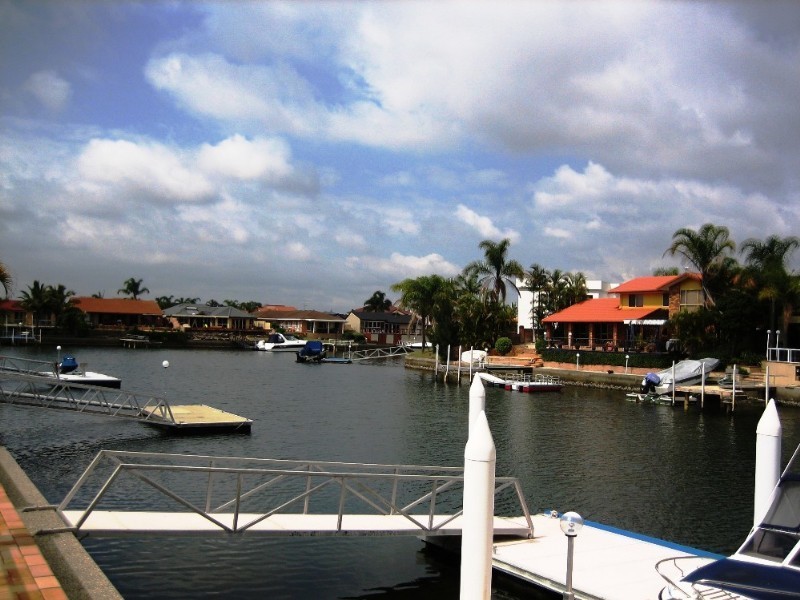 10 Pebble Beach Drive, Runaway Bay QLD 4216